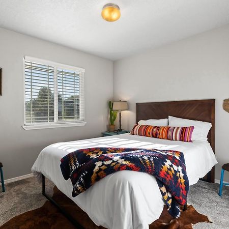 Southwestern Style 4 Bedroom Nampa Home Sleeps 16! Extérieur photo