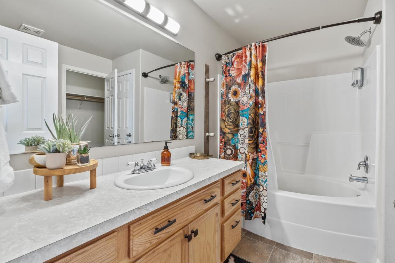 Southwestern Style 4 Bedroom Nampa Home Sleeps 16! Extérieur photo